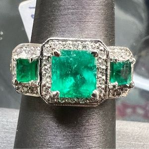 14k White Gold Diamond & Emerald Ring